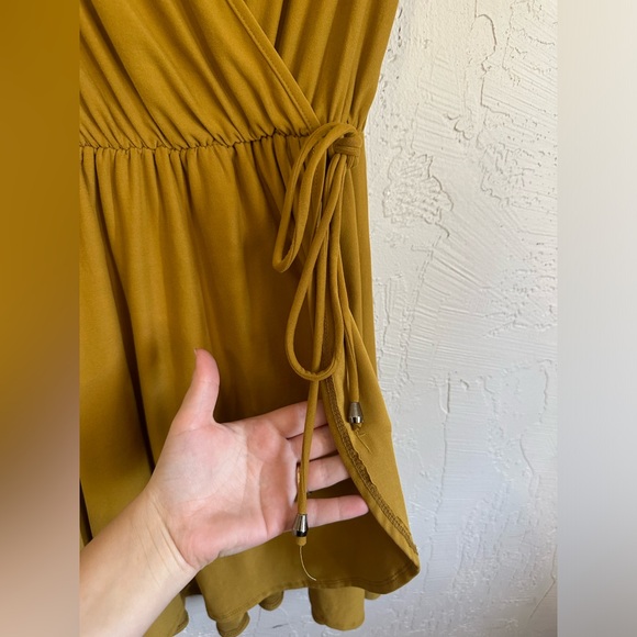 ❤️‍🔥2/$20❤️‍🔥Short Sleeve Dress Size Small - Love Fast Live Hard - Picture 4 of 4